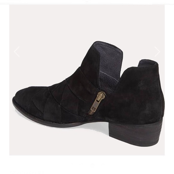 Seychelles Shoes - PRICE DROP! Seychelles ‘Deep Sea’ bootie